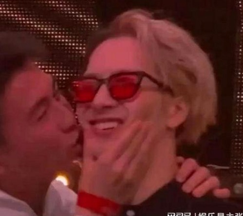 暗网吃瓜最新揭秘：娱乐圈幕后“转钱”风波全纪录