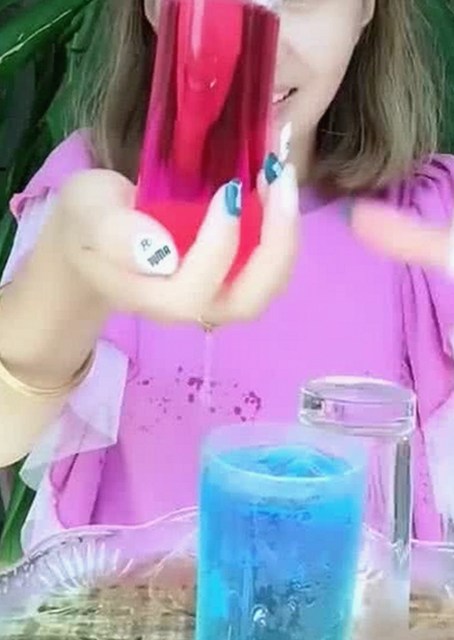 陈都灵：娱乐圈独家爆料背后的青春光影