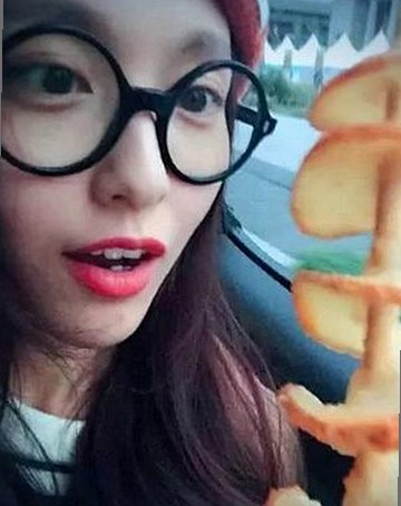 酸角带货主播爆红，娱乐圈新风尚引发网友热议