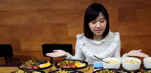 娱乐吃瓜主持人深度揭秘：镜头背后的真实与争议